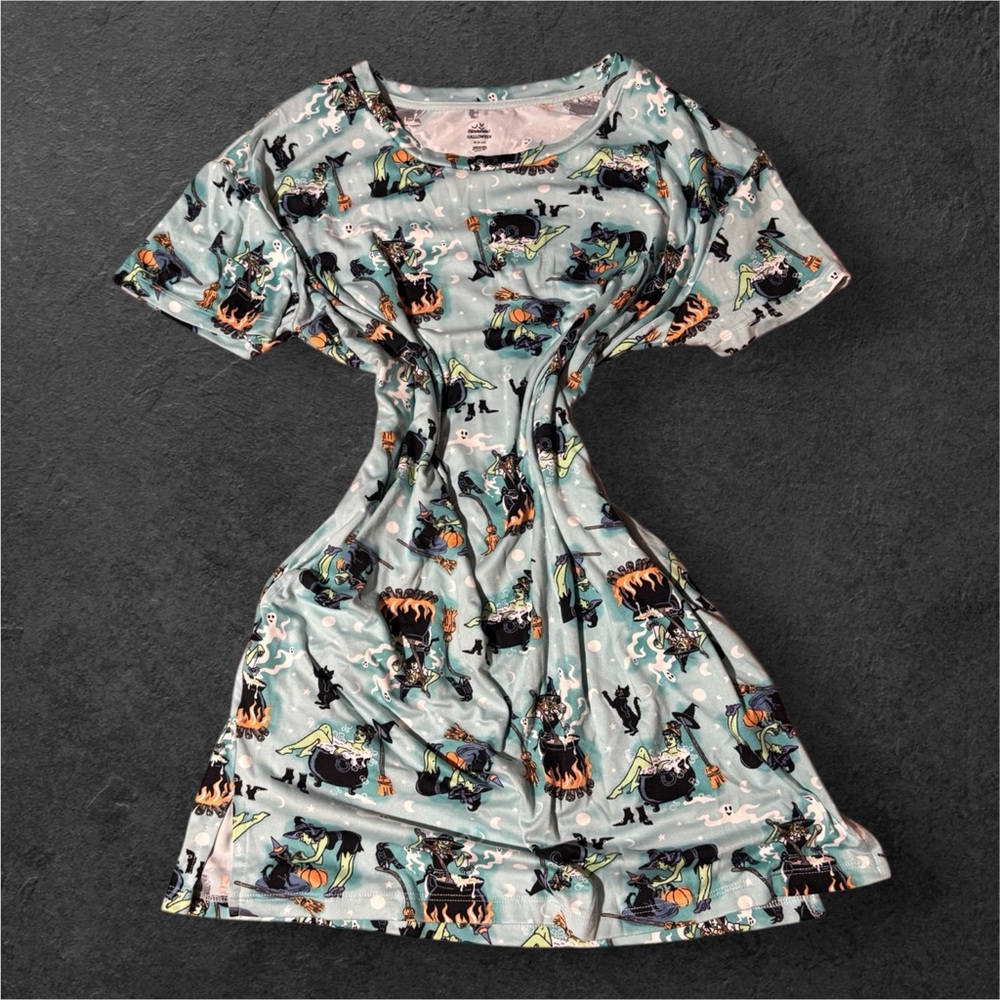 Women’s Retro Pinup Witch Sleep Shirt Halloween Gown